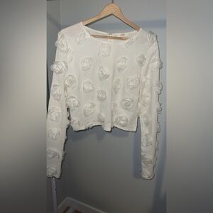 White floral detail longsleeve blouse
